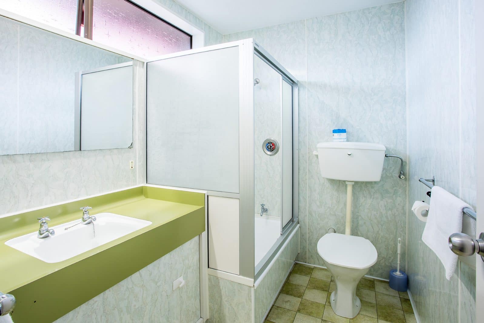 Te Anau motel accommodation - bathroom