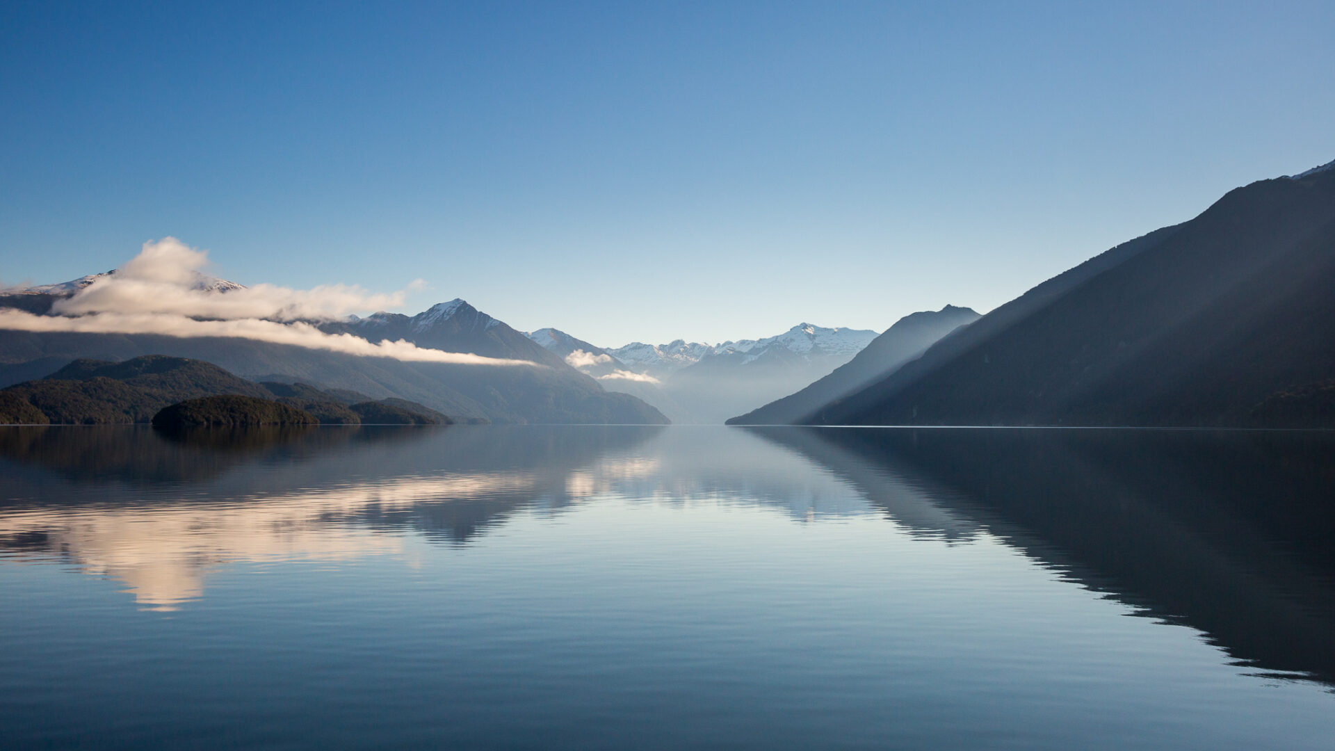 2624-te-anau-lake.DJNVbQ